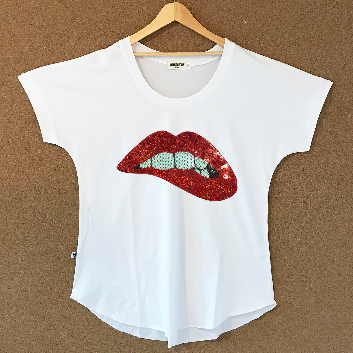 White shirt best sale with red lips